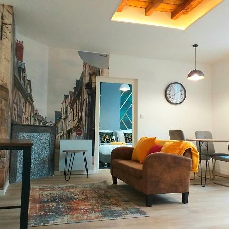 Les Volets Bleus - Deux Appartements Et Un Studio, Jardin Bourges Luaran gambar