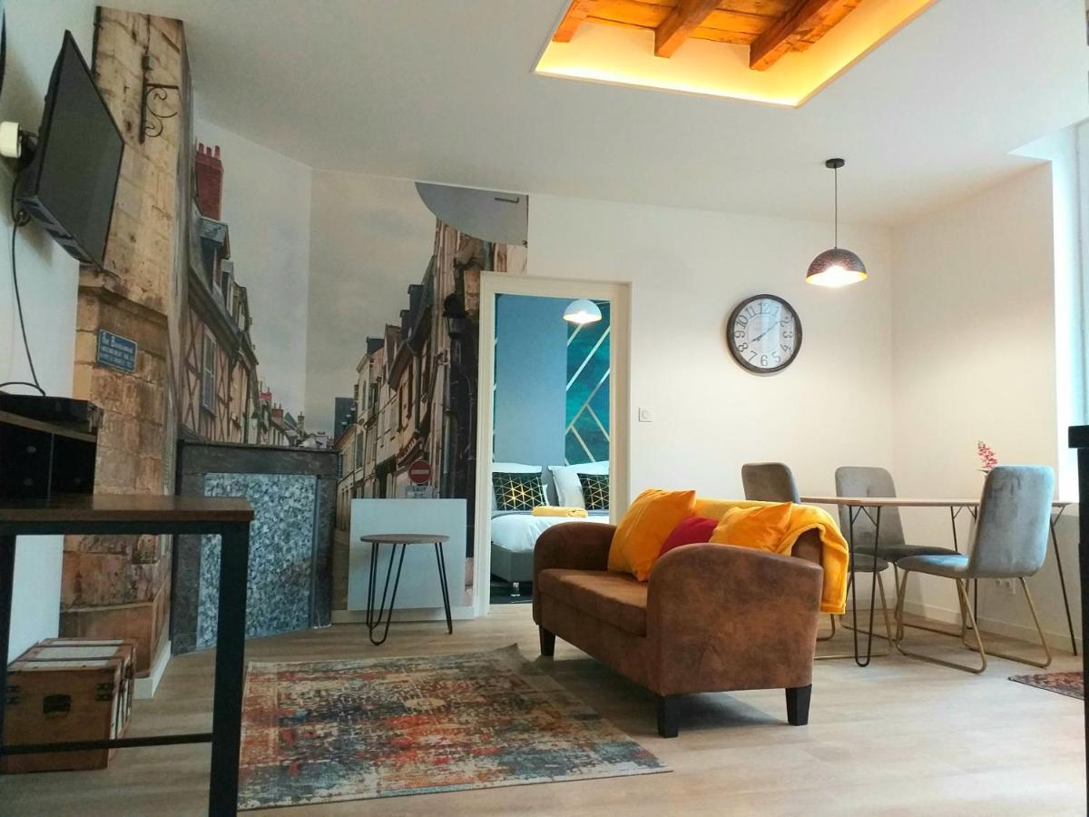 Les Volets Bleus - Deux Appartements Et Un Studio, Jardin Bourges Luaran gambar
