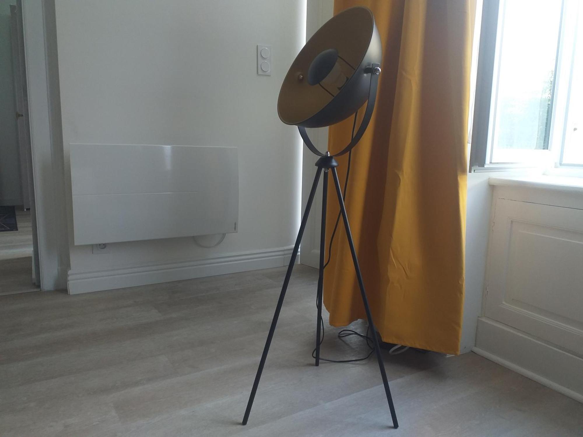 Les Volets Bleus - Deux Appartements Et Un Studio, Jardin Bourges Bilik gambar