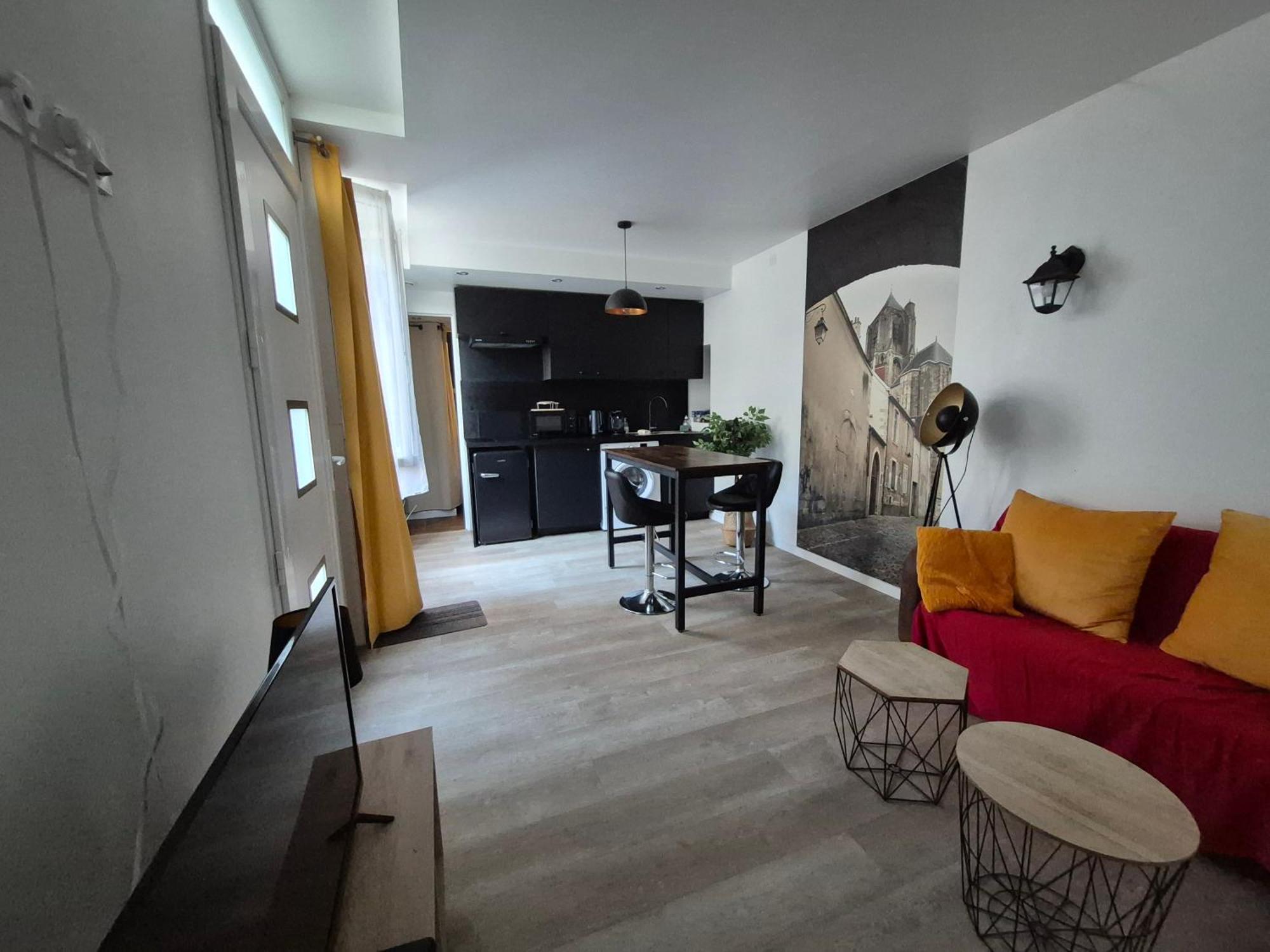 Les Volets Bleus - Deux Appartements Et Un Studio, Jardin Bourges Luaran gambar